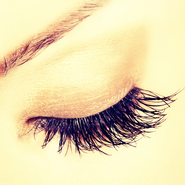 Put Vaseline On Your Eyelashes Before You Go To Sleep👀 Trusper