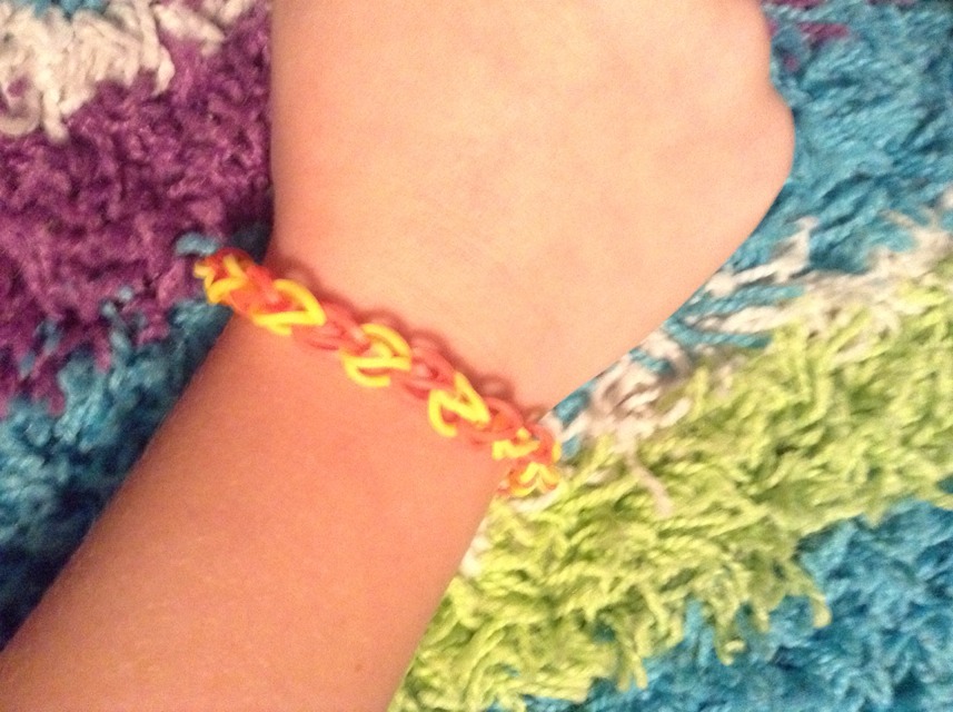How to make a triple single loom bracelet step by step