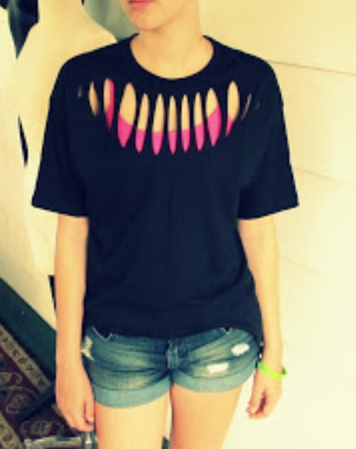 7 Great Ways To Dress Up Your Plain Clothes Using Your Scissors! Trusper