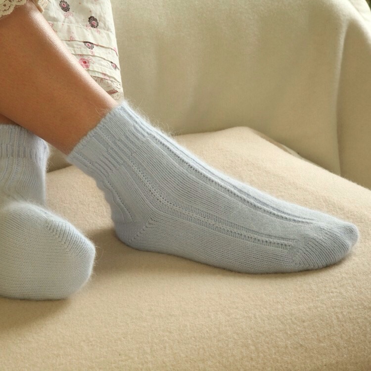 Wear Socks To Bed To Fall Asleep Faster And Avoid Sleep Interruptions